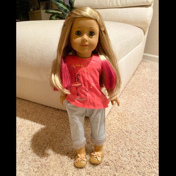 Isabelle Palmer American Girl Doll - Picture 1 of 1